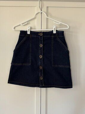 Banana Republic dark strech denim button front mini skirt (size 0)